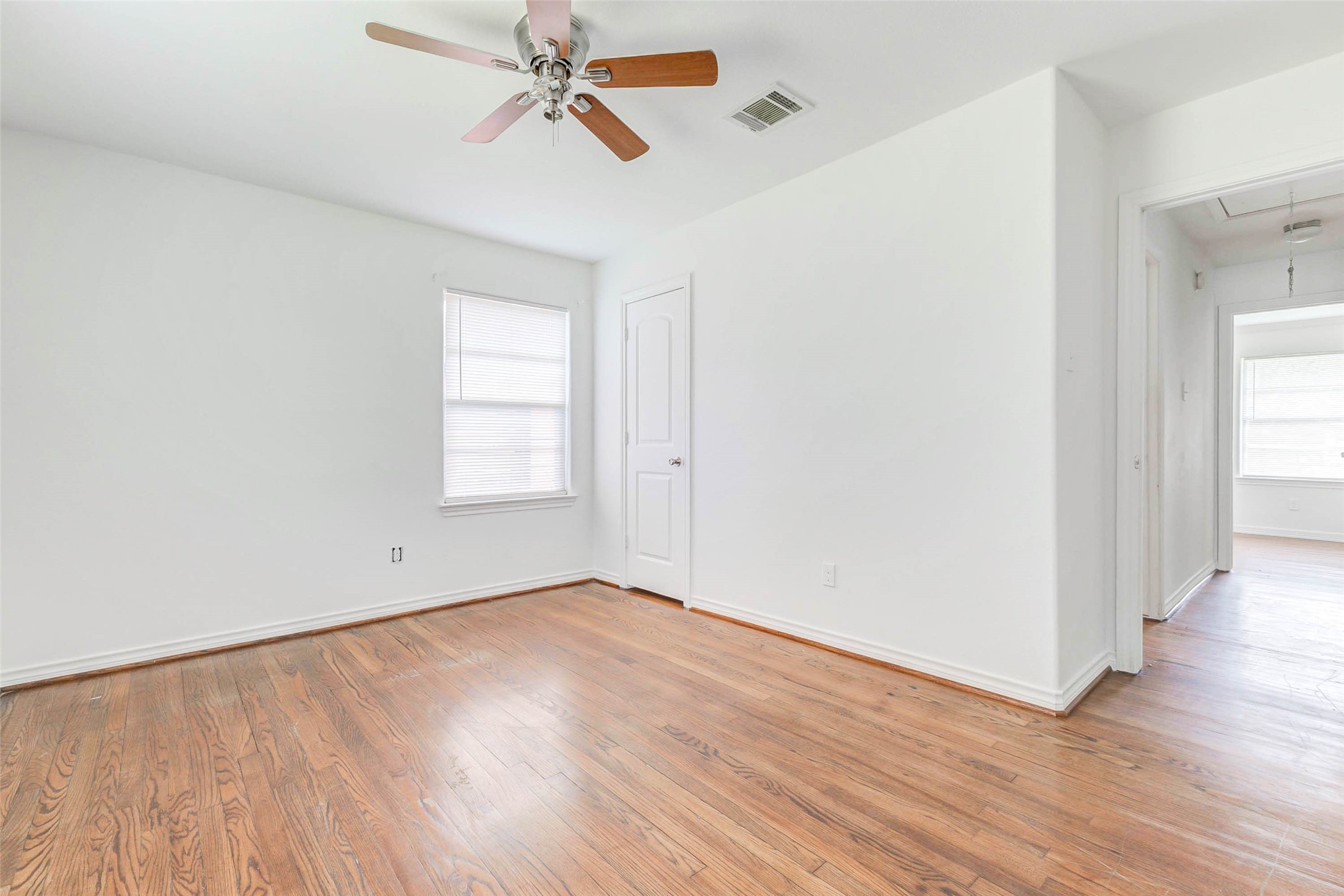 230 Bizerte Street Houston, TX 77022 - Photo 17 of 34