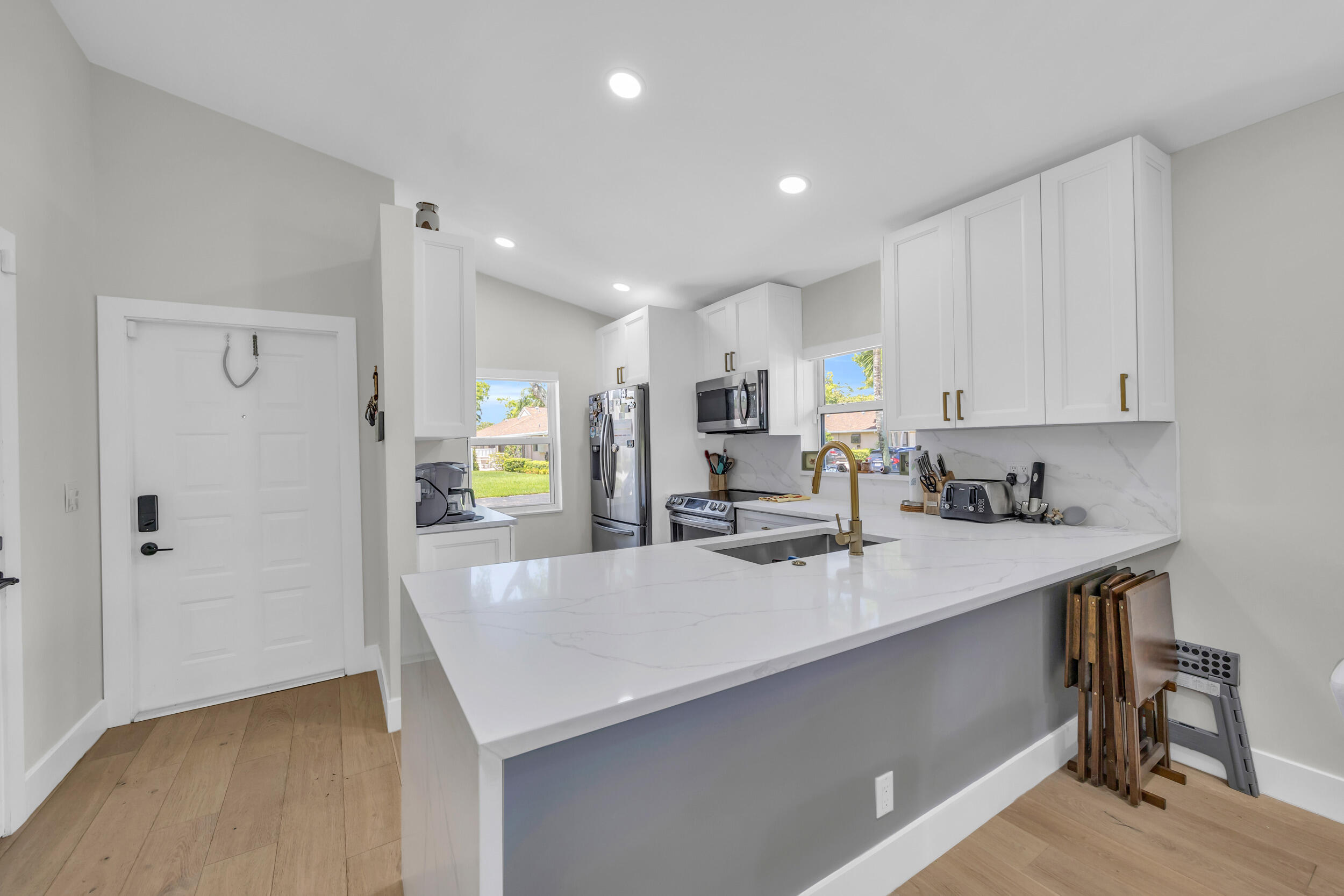8076 Sweetbriar Way Boca Raton, FL 33496 - Photo 6 of 28 7_8p3a8065
