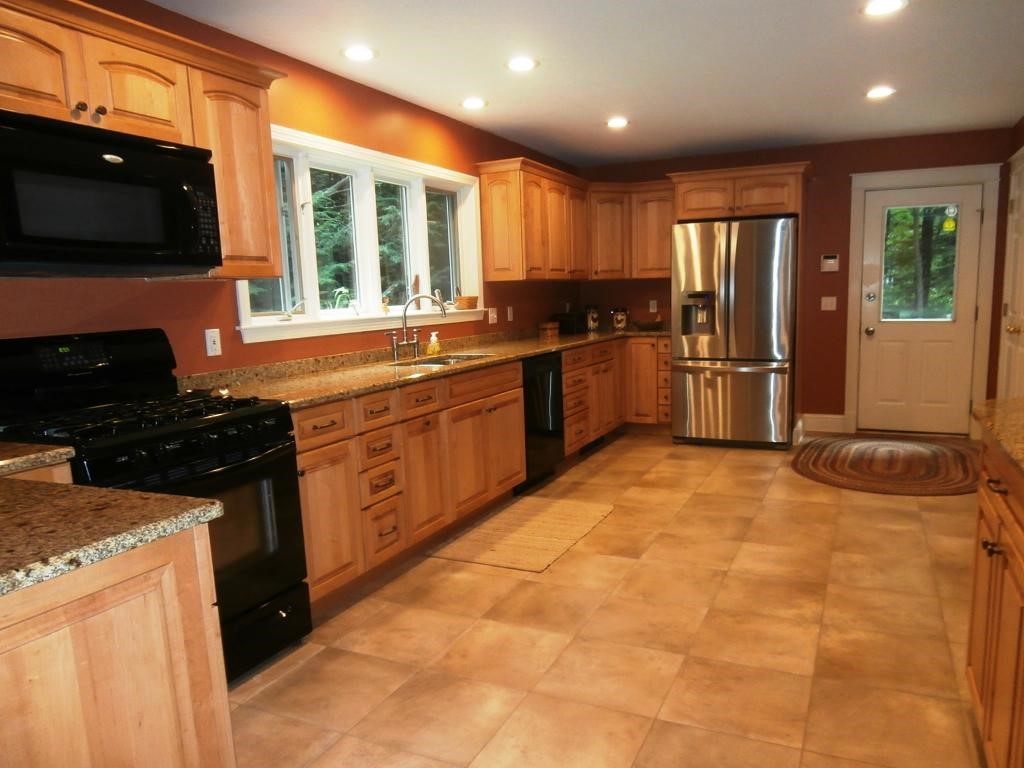 115 Pineywoods Road Ferrisburgh, VT 05473 - Photo 4 of 36 Gallery Image 4