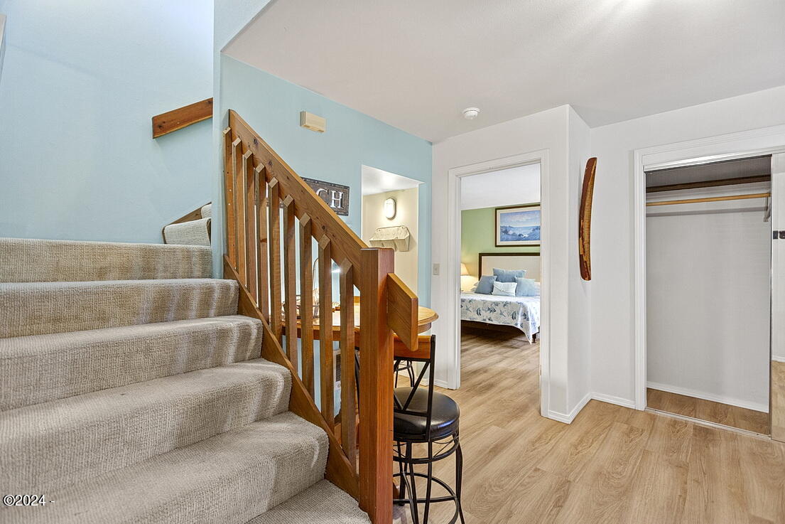 154 Shell Street Yachats, OR 97498 - Photo 12 of 57 Entry