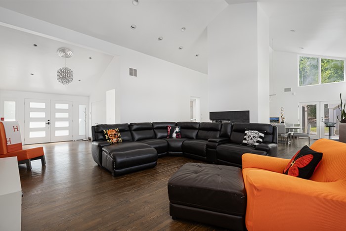 20 Woodland Terrace Providence, RI 02906 - Photo 16 of 50