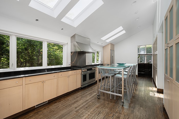 20 Woodland Terrace Providence, RI 02906 - Photo 24 of 50