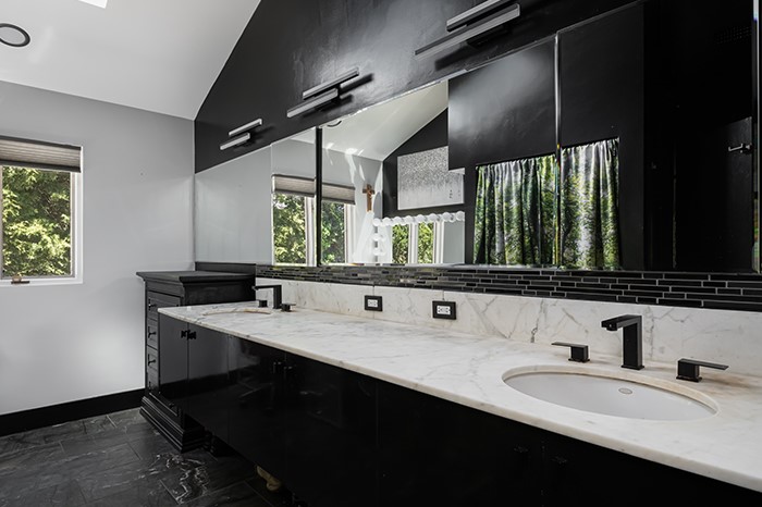 20 Woodland Terrace Providence, RI 02906 - Photo 34 of 50