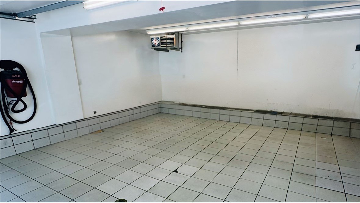 20 Woodland Terrace Providence, RI 02906 - Photo 44 of 50