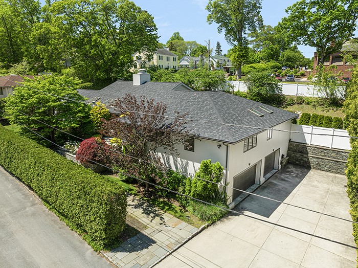 20 Woodland Terrace Providence, RI 02906 - Photo 5 of 50