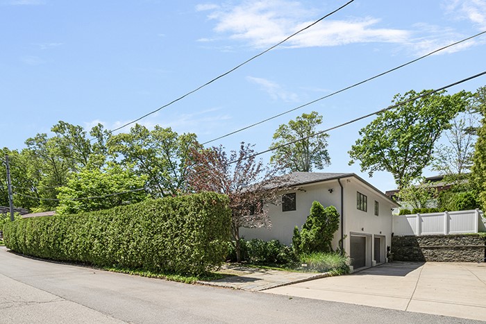 20 Woodland Terrace Providence, RI 02906 - Photo 6 of 50