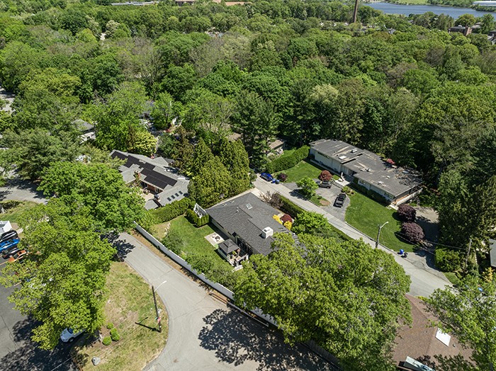 20 Woodland Terrace Providence, RI 02906 - Photo 9 of 50