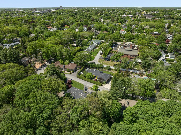 20 Woodland Terrace Providence, RI 02906 - Photo 10 of 50