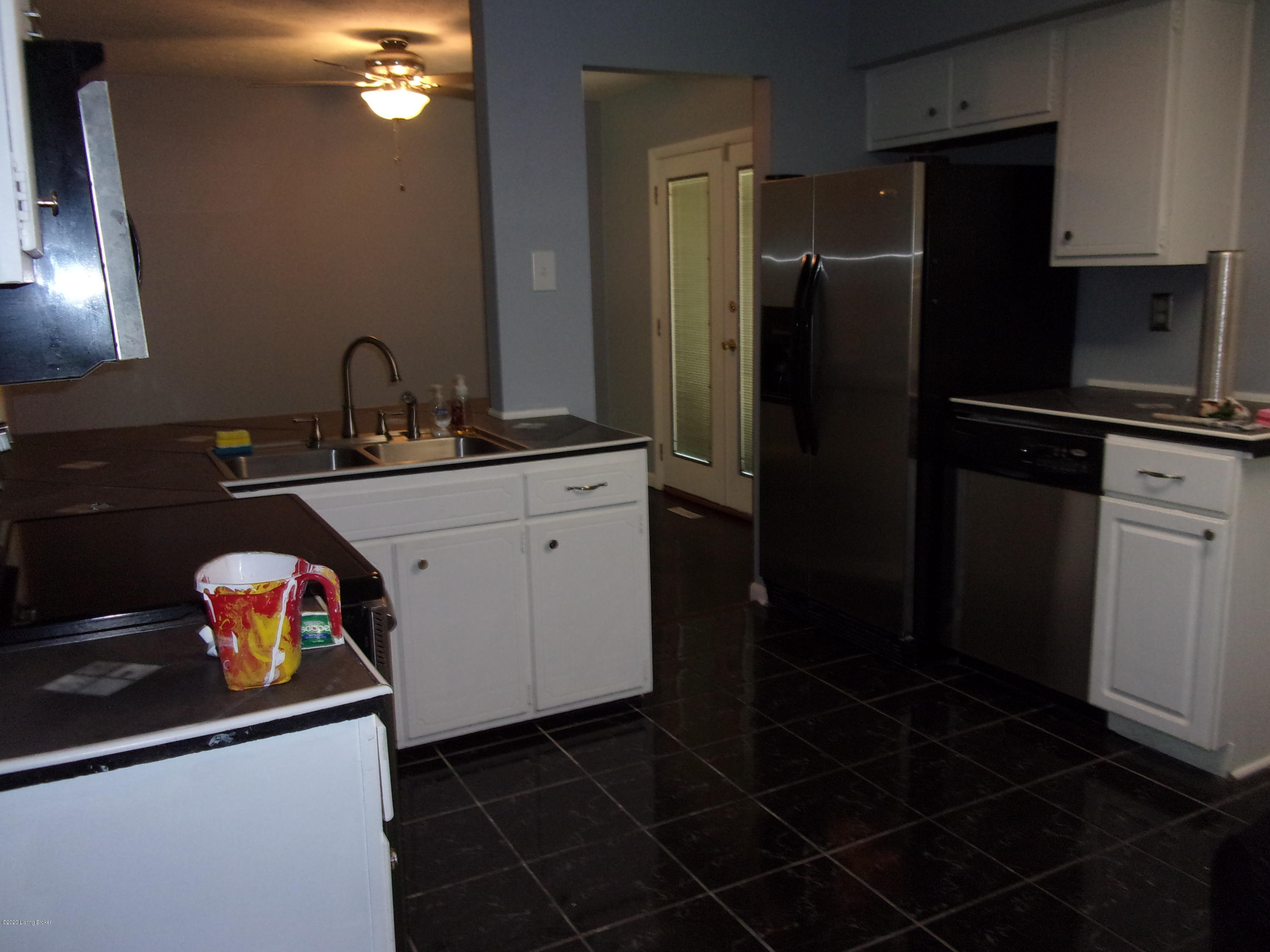 6708 Fernview Road Louisville, KY 40291 - Photo 6 of 25 102_0074