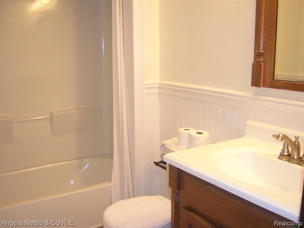 10924 Bunton Road Willis, MI 48191 - Photo 21 of 24 REMODELED BATH