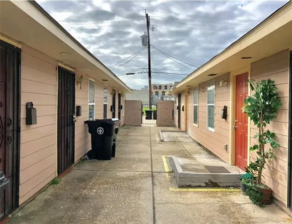 $1,000 | 7841 Symmes Avenue, Unit 4, New Orleans, LA 70127