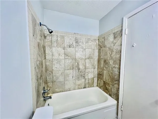 $1,100 | 7841 Symmes Avenue, Unit 4, New Orleans, LA 70127