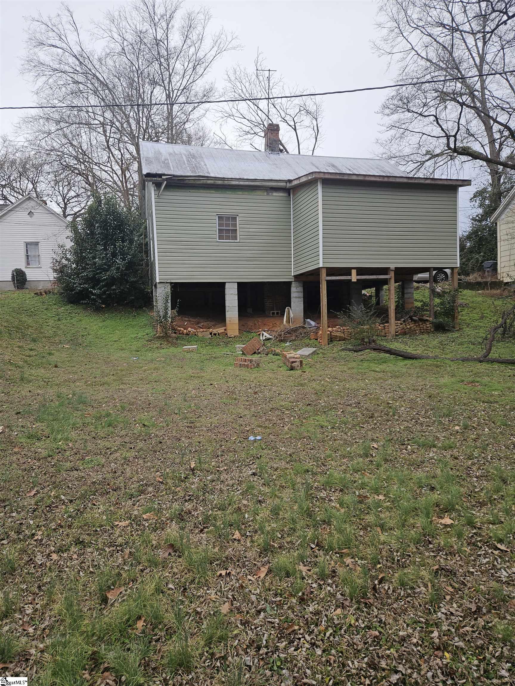 102 Pine Street Laurens, SC 29360 - Photo 11 of 17