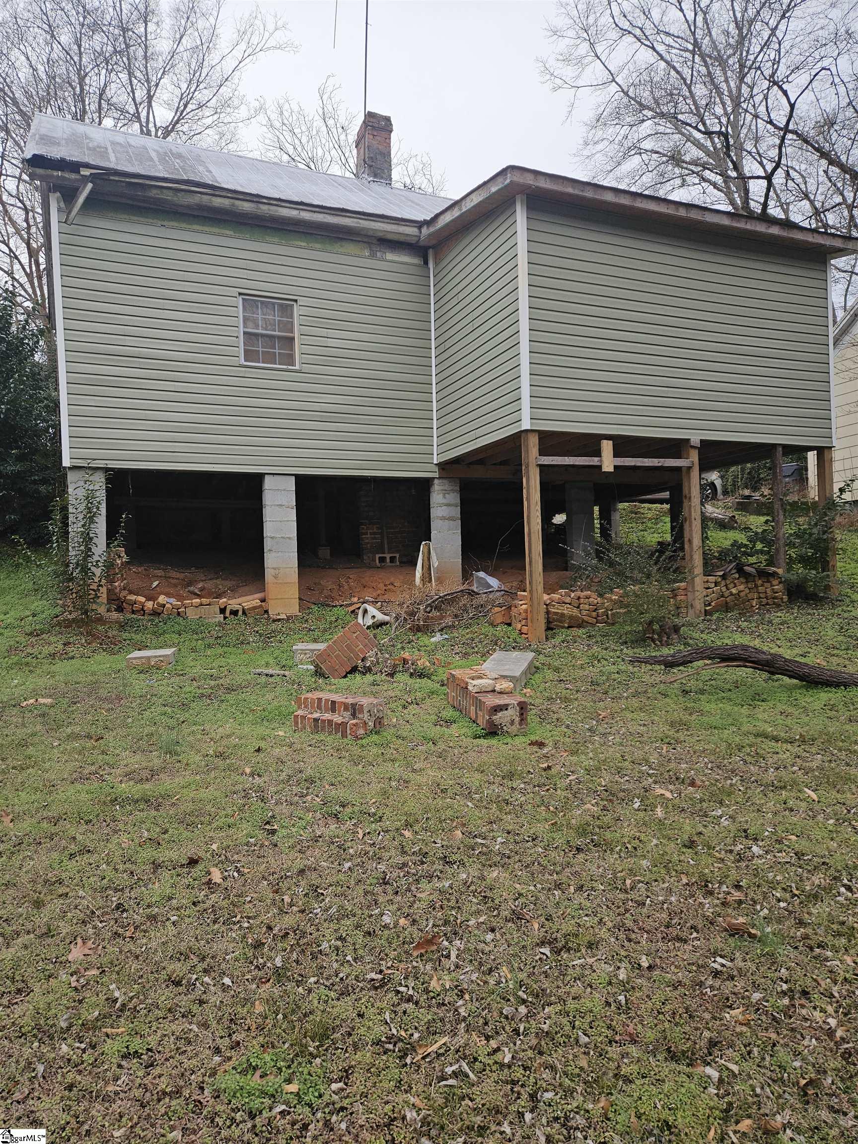 102 Pine Street Laurens, SC 29360 - Photo 12 of 17