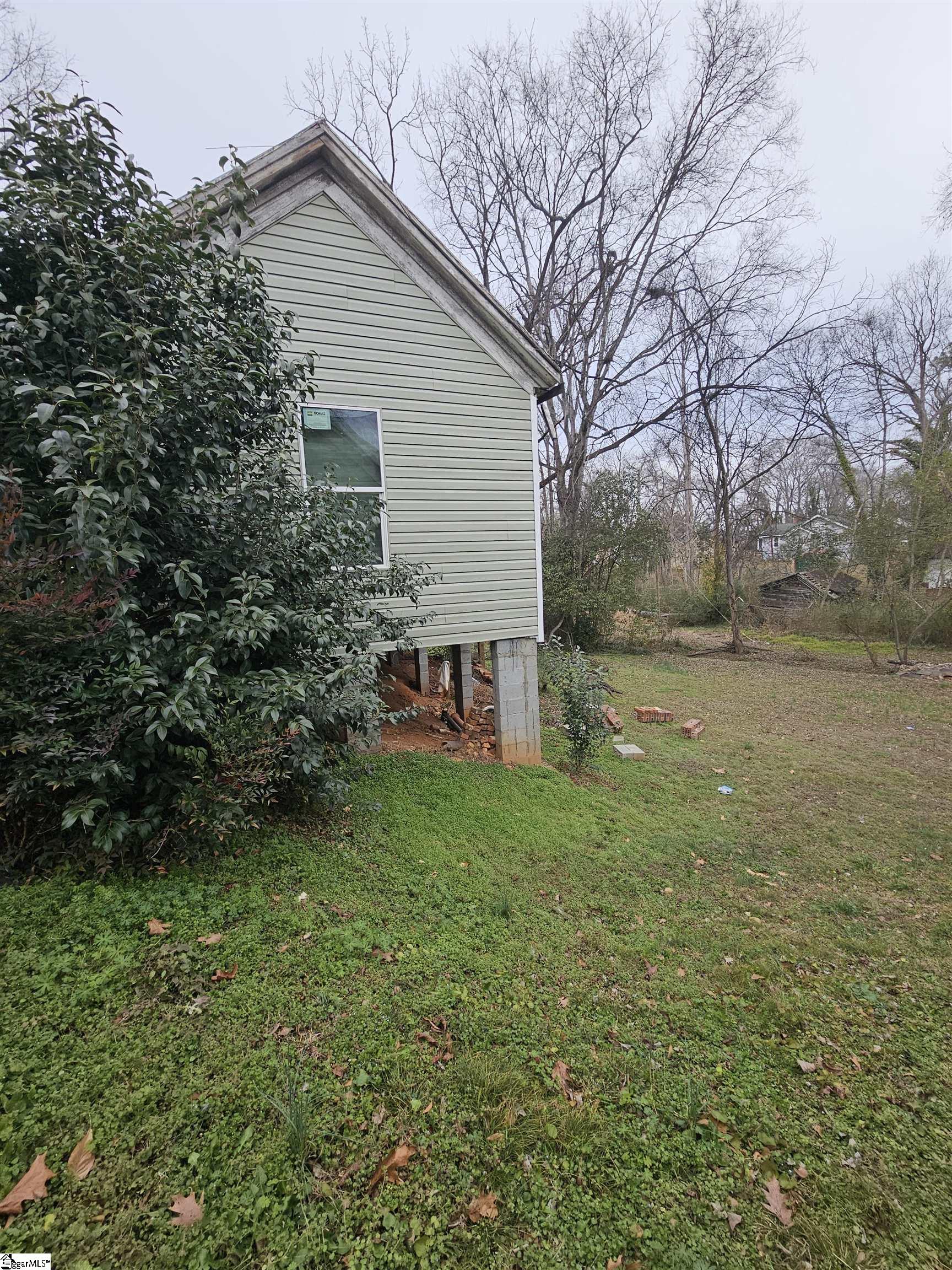 102 Pine Street Laurens, SC 29360 - Photo 13 of 17