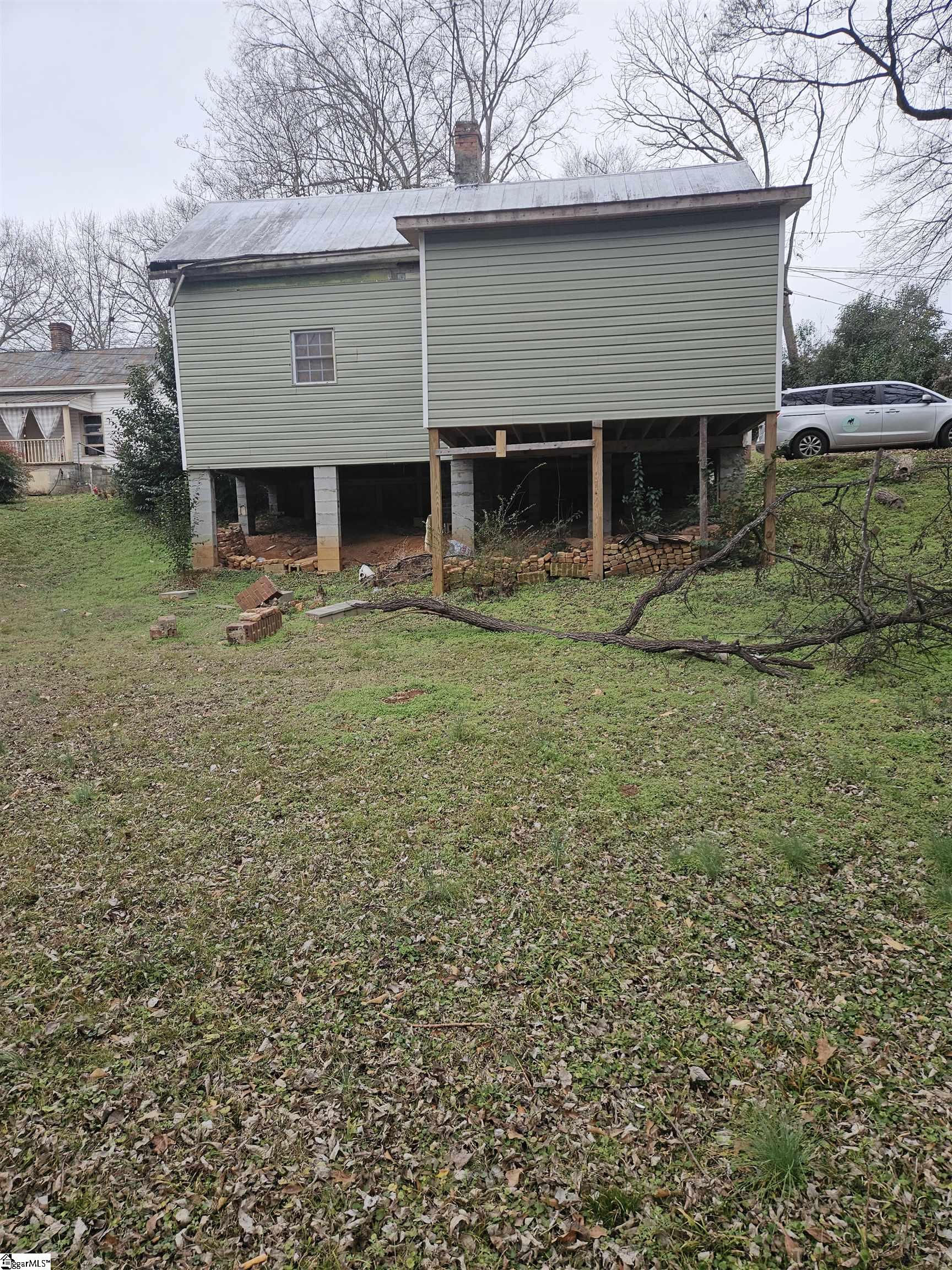 102 Pine Street Laurens, SC 29360 - Photo 10 of 17