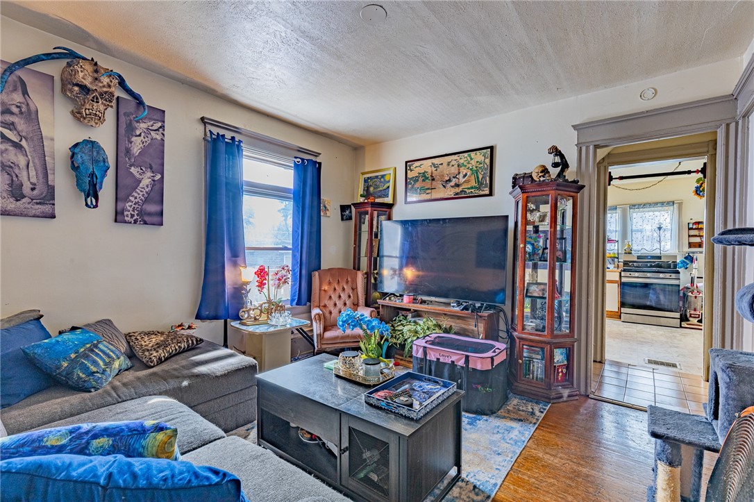 477 Parsells Avenue Rochester, NY 14609 - Photo 3 of 44