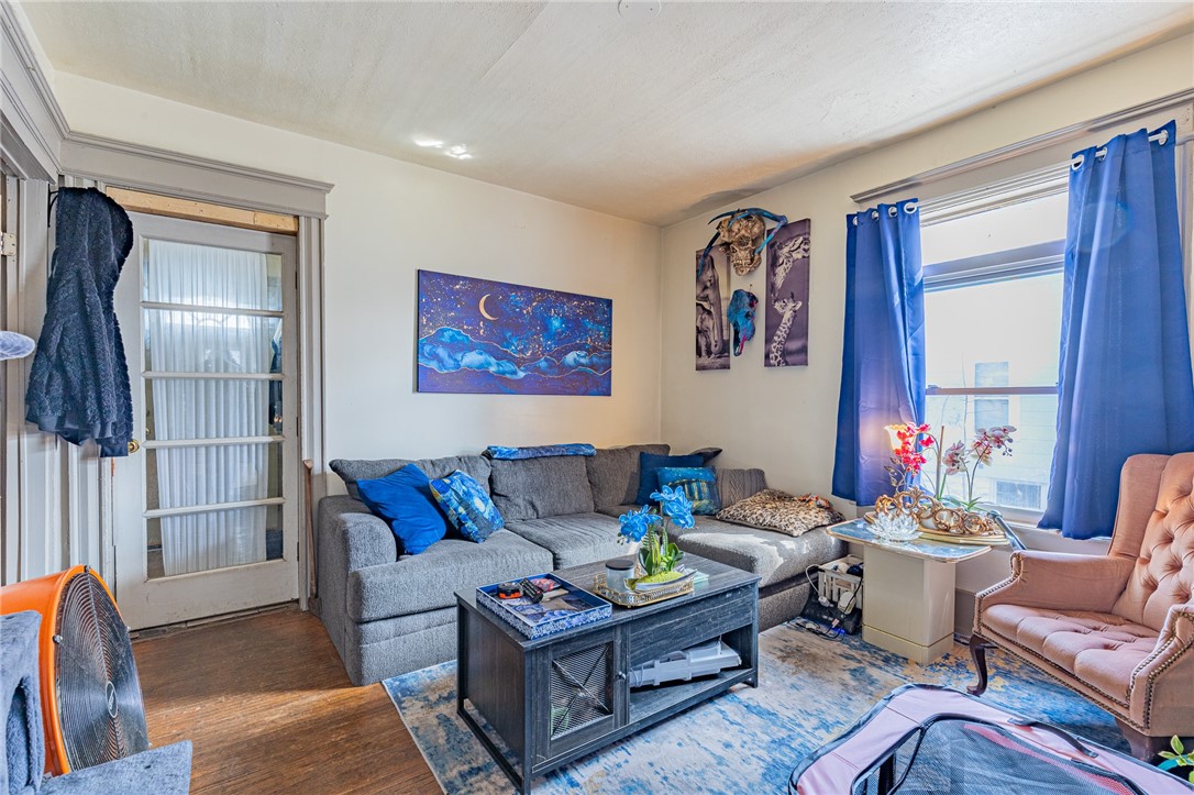 477 Parsells Avenue Rochester, NY 14609 - Photo 5 of 44