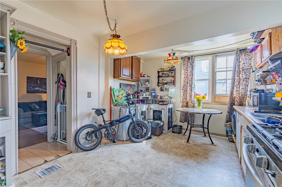 477 Parsells Avenue Rochester, NY 14609 - Photo 8 of 44