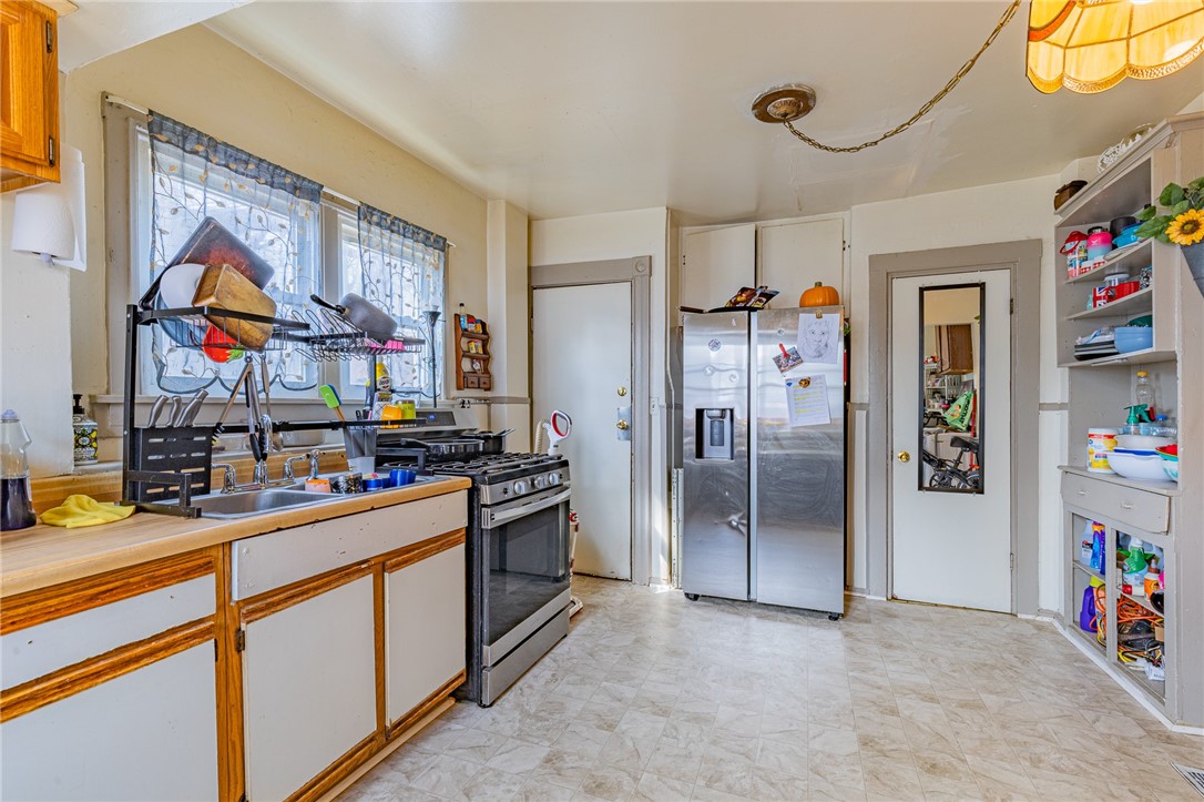 477 Parsells Avenue Rochester, NY 14609 - Photo 9 of 44