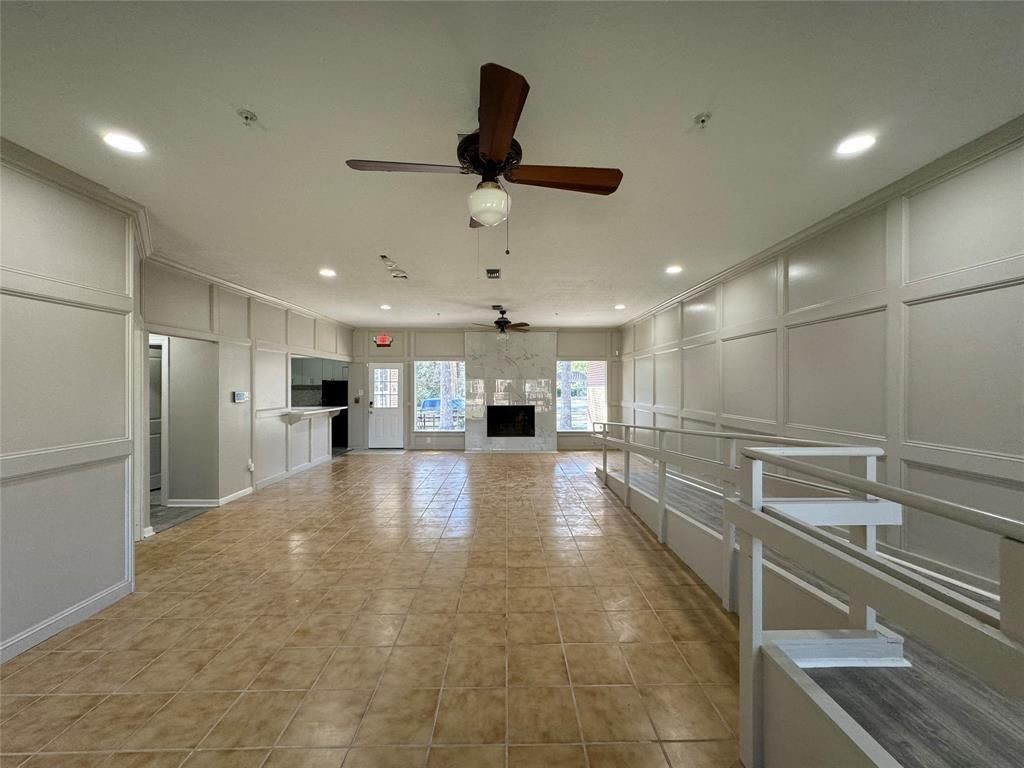 200 Broken Bough Lane Conroe, TX 77304 - Photo 3 of 7