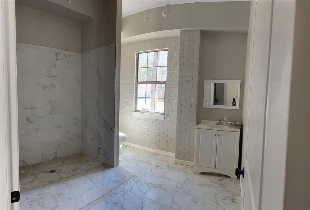 200 Broken Bough Lane Conroe, TX 77304 - Photo 5 of 7