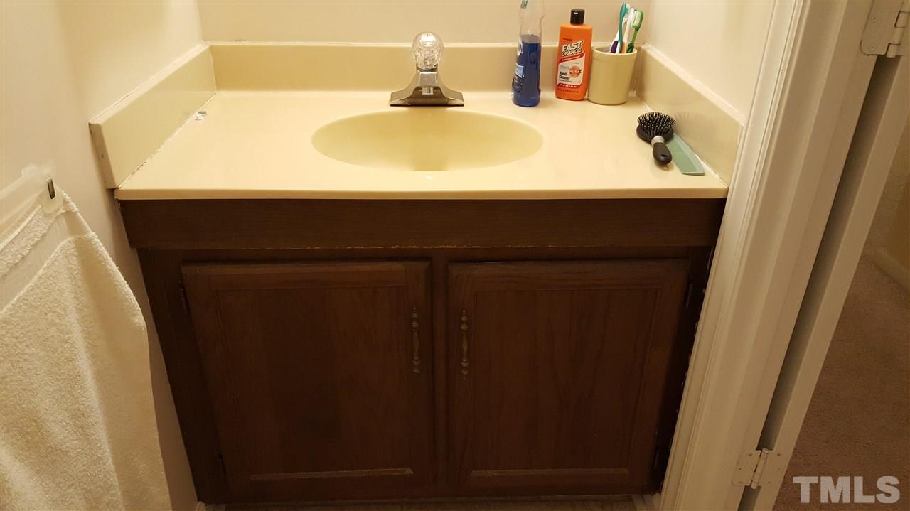 5744 Pool Side Drive Raleigh, NC 27612 - Photo 5 of 7