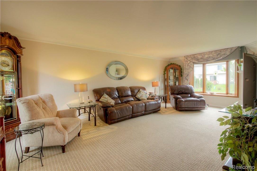 45044 Lemont Road Canton, MI 48187 - Photo 11 of 34 13 FR.jpg