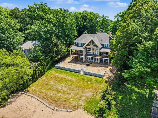 $2,500,000 | 7273 Orlin Court Northeast, Rockford, MI 49341