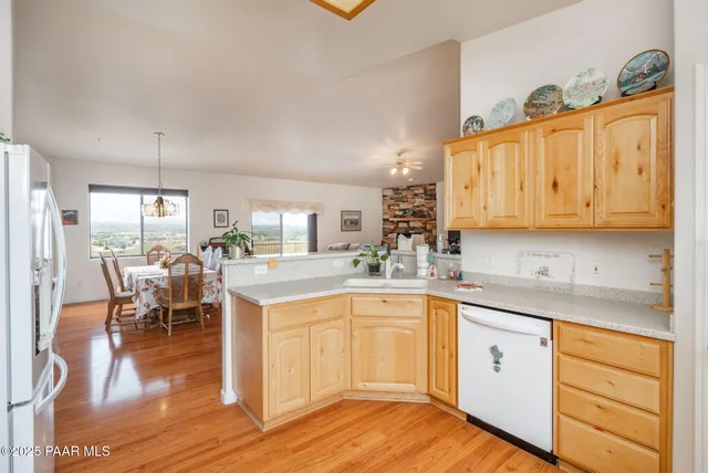 $585,000 | 14400 Sun Hill Trail, Dewey-Humboldt, AZ 86327