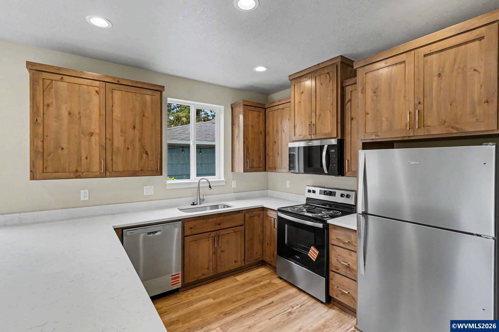 4025 Filbert Avenue Northeast Keizer, OR 97303 - Photo 5 of 27