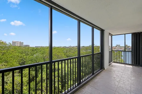 $925,000 | 3420 South Ocean Boulevard, Unit 4Z, Highland Beach, FL 33487