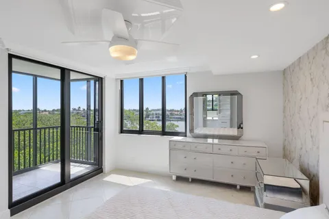 $925,000 | 3420 South Ocean Boulevard, Unit 4Z, Highland Beach, FL 33487