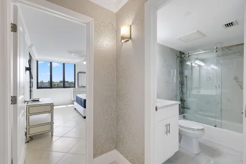 $925,000 | 3420 South Ocean Boulevard, Unit 4Z, Highland Beach, FL 33487