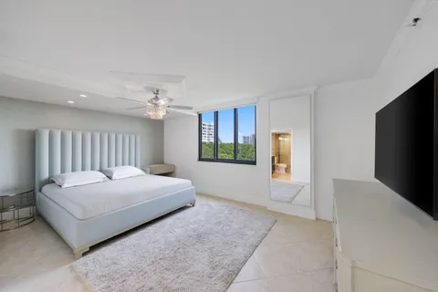 $925,000 | 3420 South Ocean Boulevard, Unit 4Z, Highland Beach, FL 33487