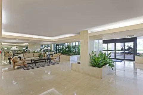$925,000 | 3420 South Ocean Boulevard, Unit 4Z, Highland Beach, FL 33487
