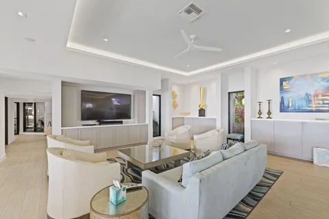 $925,000 | 3420 South Ocean Boulevard, Unit 4Z, Highland Beach, FL 33487