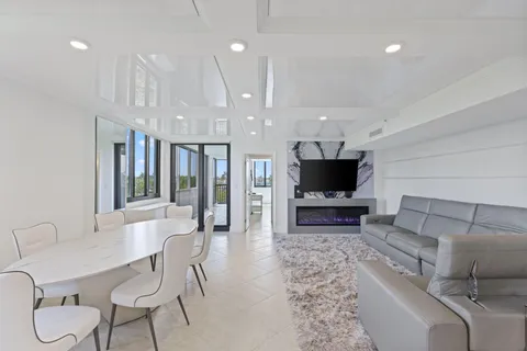 $925,000 | 3420 South Ocean Boulevard, Unit 4Z, Highland Beach, FL 33487