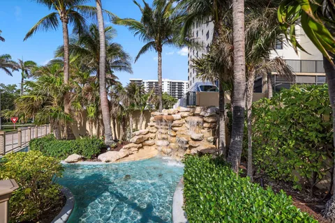 $925,000 | 3420 South Ocean Boulevard, Unit 4Z, Highland Beach, FL 33487