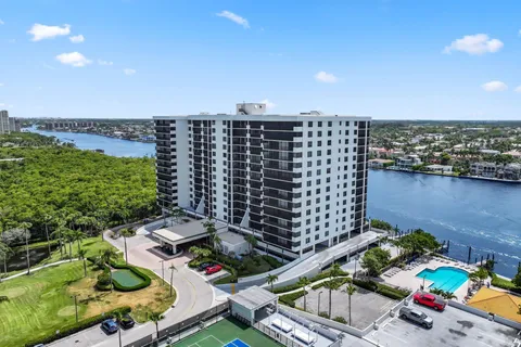 $925,000 | 3420 South Ocean Boulevard, Unit 4Z, Highland Beach, FL 33487