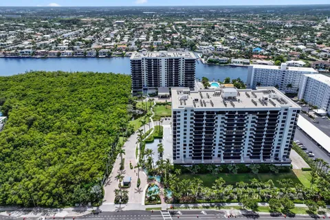 $925,000 | 3420 South Ocean Boulevard, Unit 4Z, Highland Beach, FL 33487
