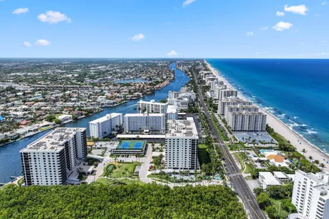 $925,000 | 3420 South Ocean Boulevard, Unit 4Z, Highland Beach, FL 33487
