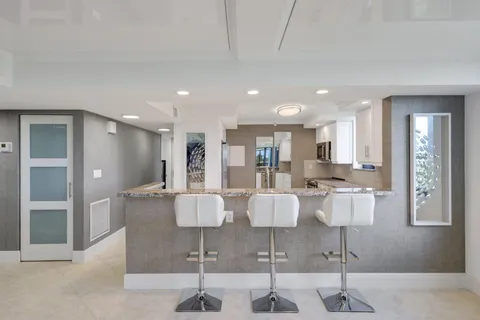 $925,000 | 3420 South Ocean Boulevard, Unit 4Z, Highland Beach, FL 33487