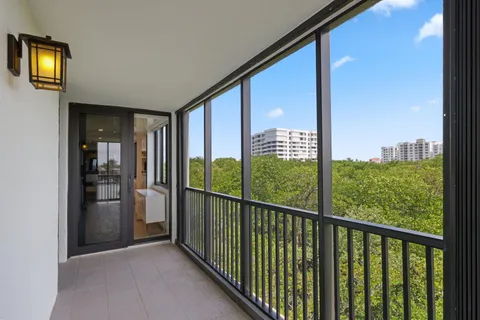 $925,000 | 3420 South Ocean Boulevard, Unit 4Z, Highland Beach, FL 33487