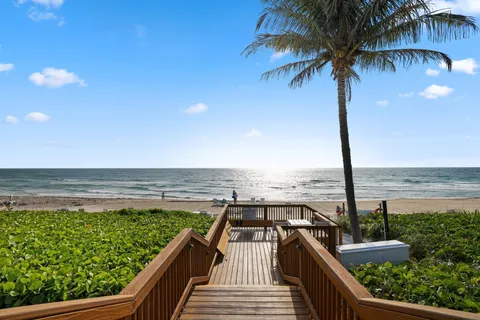 $925,000 | 3420 South Ocean Boulevard, Unit 4Z, Highland Beach, FL 33487