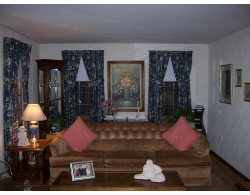 39 Salem Road Dracut, MA 01826 - Photo 4 of 8 Gallery Image 4