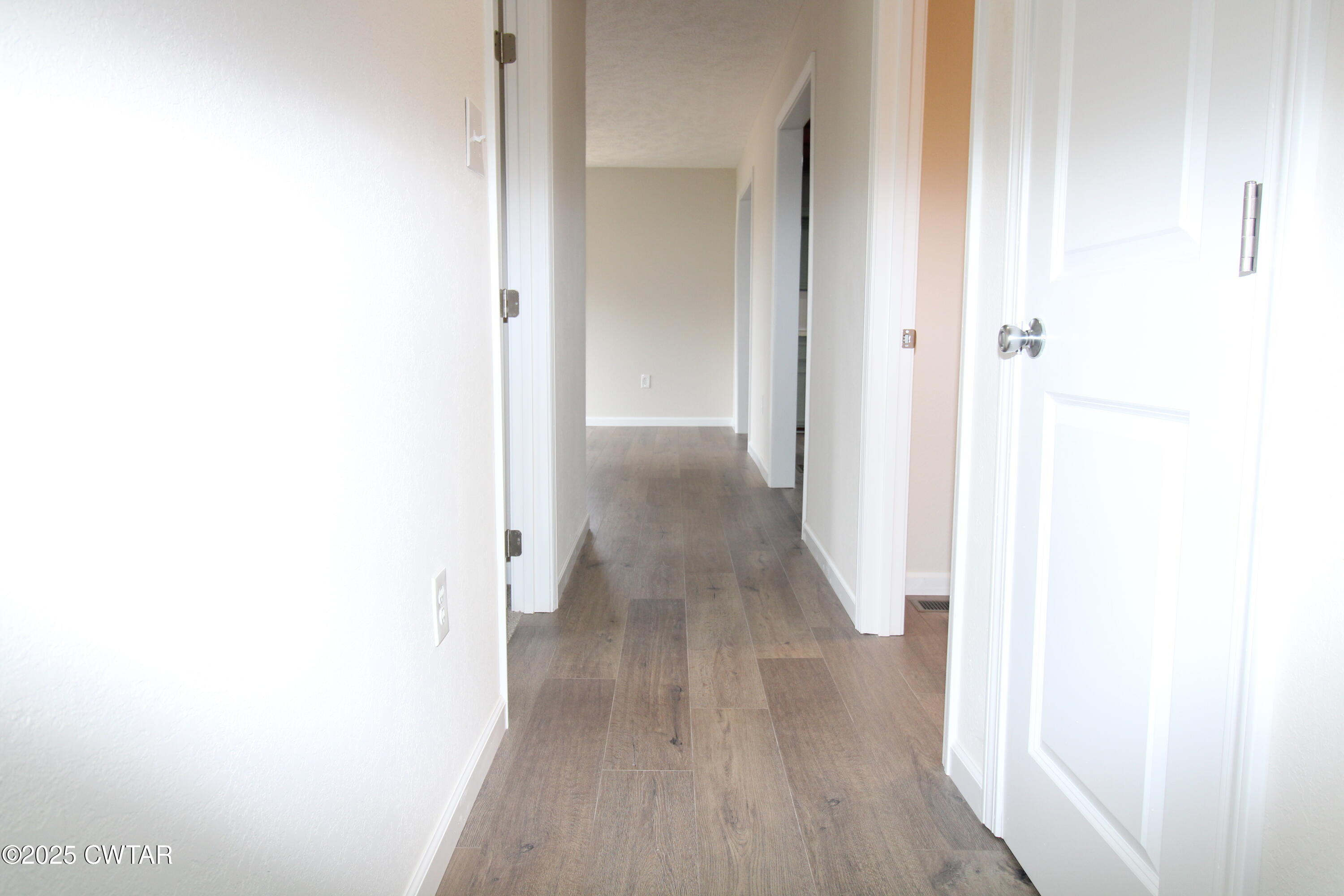 155 Creasy Road Lexington, TN 38351 - Photo 11 of 23 Hallway