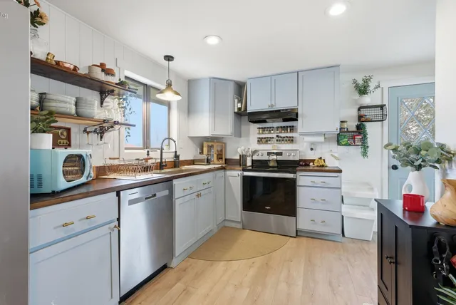 $575,000 | 18105 East 32nd Avenue, Greenacres, WA 99016