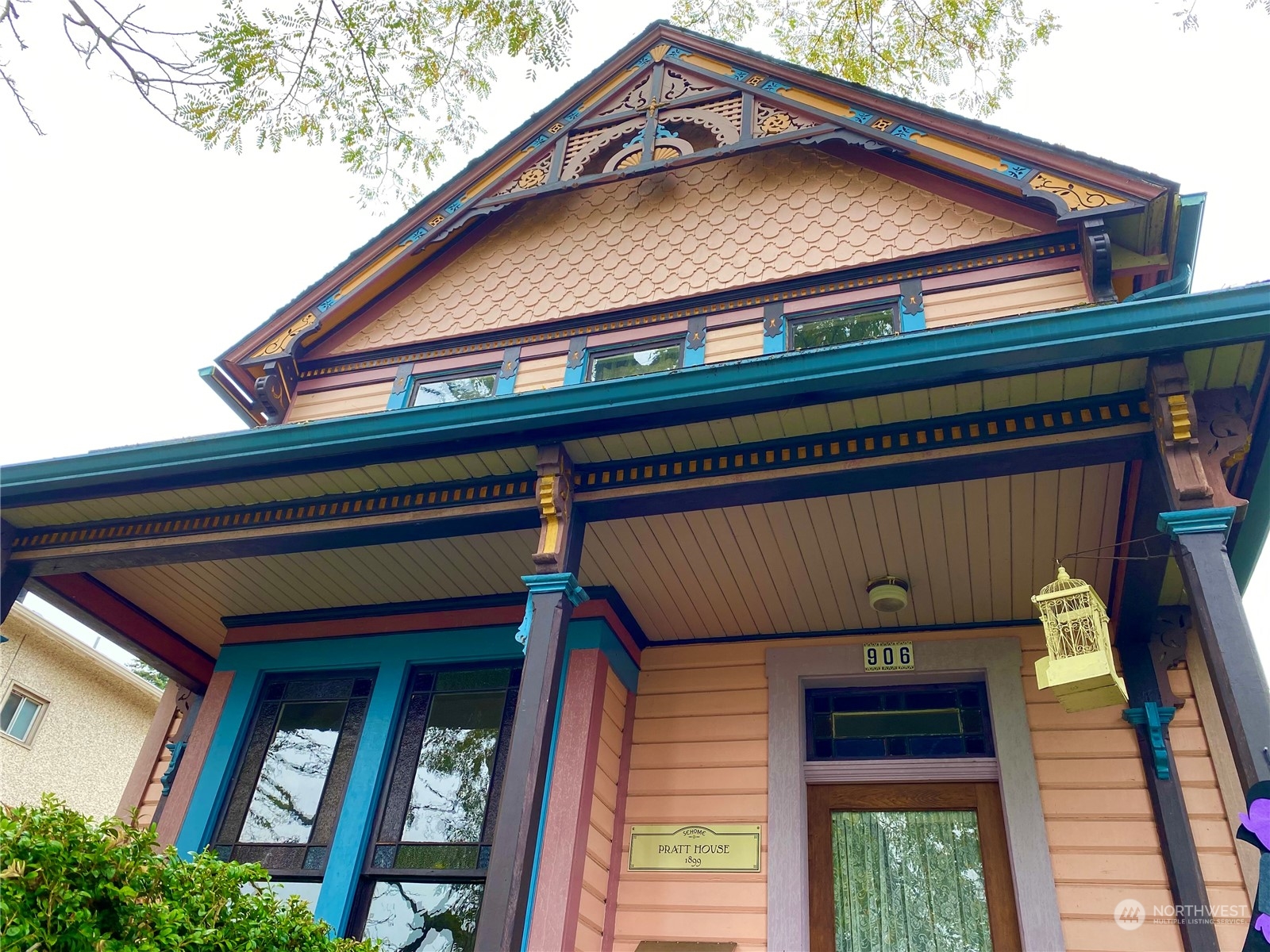 906 High Street Bellingham, WA 98225 - Photo 2 of 40 a front view of a house with glass windows