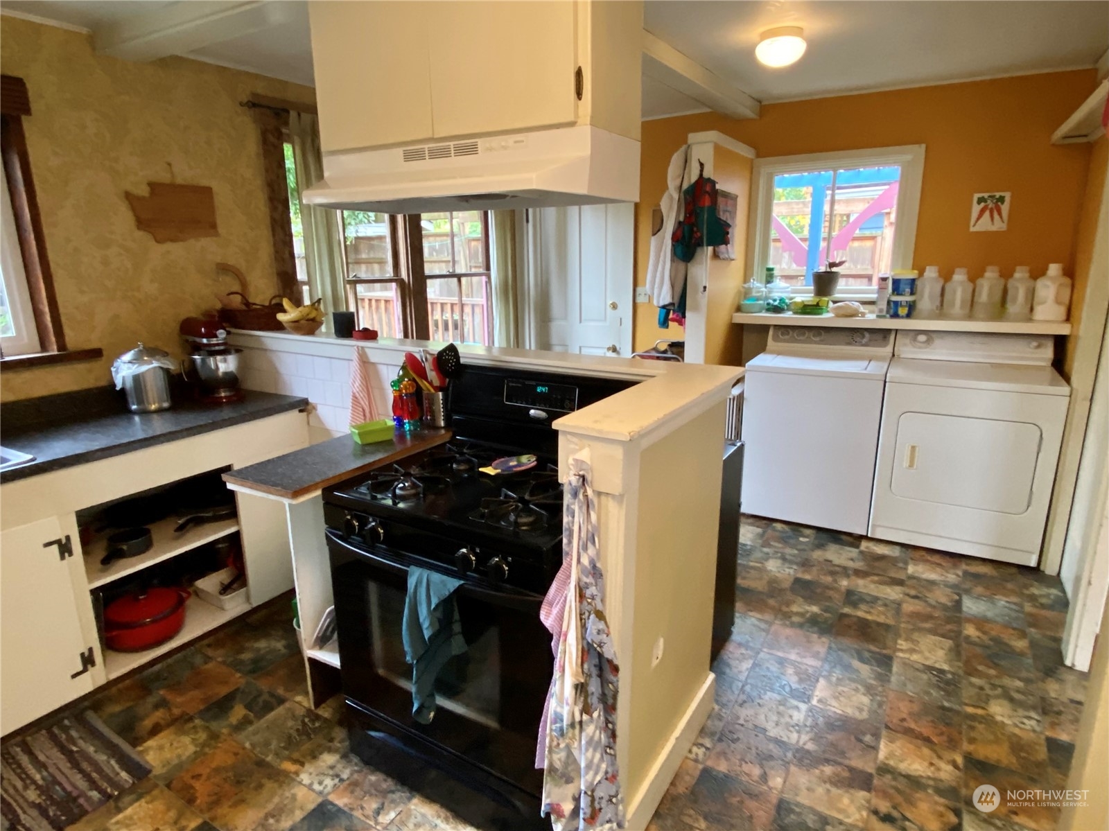 906 High Street Bellingham, WA 98225 - Photo 22 of 40 a kitchen with a stove and a sink